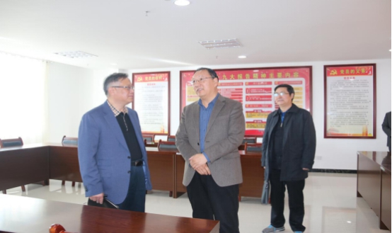 省委常委、省總工會主席馬吉孝等一行蒞臨青海物產(chǎn)集團公司視察，調(diào)研指導道路貨運企業(yè)建會、貨運司機入會等工作